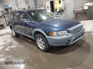 2002 Volvo V70 with VIN YV1SZ58D021080748, listed as a IAAI auction lot 41368920 with 1 mi miles. Bid and sale history available at carsss.com. Image 1.