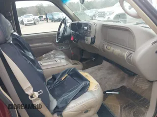 1999 Chevrolet Suburban with VIN 3GNEC16R5XG114890, listed as a IAAI auction lot 41345029 with 274,687 mi miles. Bid and sale history available at carsss.com. Image 5.