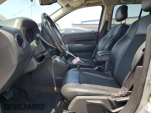 2016 Jeep Compass Latitude z VIN 1C4NJCEA8GD692985, wystawiony jako Copart lot #61872985 z przebiegiem 191 871 mil mil oraz Szkoda całkowita • Salvage title. Historia ofert i sprzedaży dostępna na DreamBid. Obrazek 7.