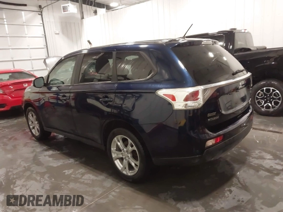 2014 Mitsubishi Outlander SE z VIN JA4AZ3A3XEZ002226, wystawiony jako IAAI lot #41701467 z przebiegiem 151 894 mil mil oraz . Historia ofert i sprzedaży dostępna na DreamBid. Obrazek 3.