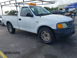 2002 Ford F-150 XL with VIN 1FTRF17W52NB71693, listed as a IAAI auction lot 41952405 with 121,917 mi miles. Bid and sale history available at carsss.com. Image 1.