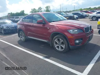 2009 BMW X6 z VIN 5UXFG43599L223670, wystawiony jako IAAI lot #42515317 z przebiegiem 181 356 mil mil oraz . Historia ofert i sprzedaży dostępna na DreamBid. Obrazek 1.