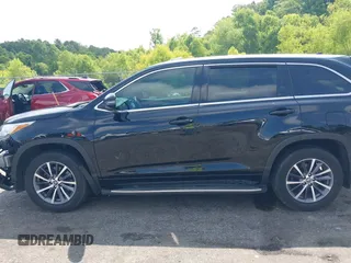 2017 Toyota Highlander XLE with VIN 5TDKZRFHXHS509618, listed as a IAAI auction lot 42407847 with 74,216 mi miles and . Bid and sale history available at DreamBid. Image 15.