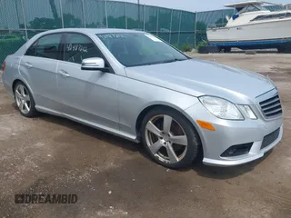 2011 Mercedes-Benz E 350 Luxury z VIN WDDHF8HB5BA467794, wystawiony jako IAAI lot #42487202 z przebiegiem 228 854 mil mil oraz . Historia ofert i sprzedaży dostępna na DreamBid. Obrazek 1.