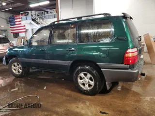 1998 Toyota Land Cruiser with VIN JT3HT05J2W0017309, listed as a Copart auction lot 87882155 with 191,581 mi miles and Salvage Title. Bid and sale history available at carsss.com. Image 2.