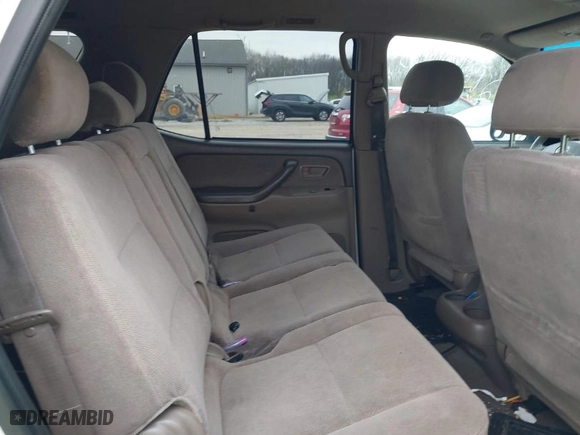 2004 Toyota Sequoia SR5 with VIN 5TDZT34A44S206332, listed as a IAAI auction lot 42028306 with 292,523 mi miles. Bid and sale history available at carsss.com. Image 8.