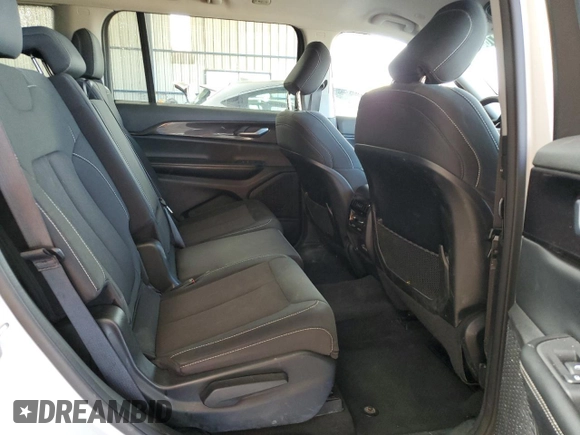 2023 Jeep Grand Cherokee Laredo z VIN 1C4RJKAG2P8776623, wystawiony jako Copart lot #53134765 z przebiegiem 50 413 mil mil oraz Czysty tytuł • Clean title. Historia ofert i sprzedaży dostępna na DreamBid. Obrazek 11.