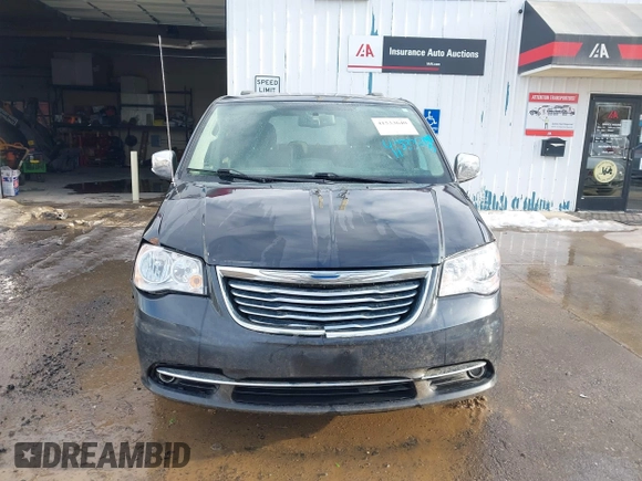 2014 Chrysler Town & Country Touring-L with VIN 2C4RC1CG4ER330072, listed as a IAAI auction lot 41533640 with 131,253 mi miles. Bid and sale history available at carsss.com. Image 12.