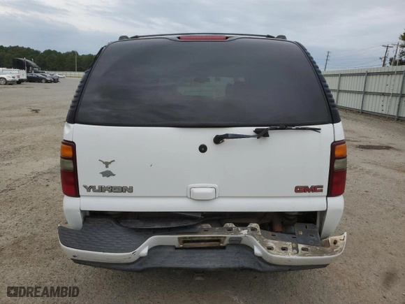 2001 GMC Yukon Denali with VIN 1GKEK63U31J261351, listed as a Copart auction lot 72768274 with 258,596 mi miles and Salvage Title. Bid and sale history available at carsss.com. Image 6.
