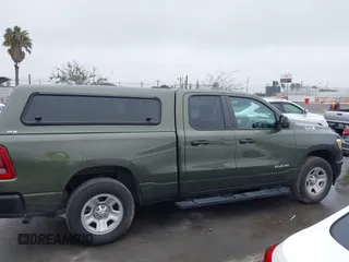 2021 Ram 1500 Tradesman z VIN 1C6RRFCGXMN714260, wystawiony jako IAAI lot #41866420 z przebiegiem 109 281 mil mil oraz . Historia ofert i sprzedaży dostępna na DreamBid. Obrazek 13.