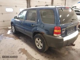 2007 Ford Escape XLT with VIN 1FMYU931X7KB35707, listed as a IAAI auction lot 41488192 with 144,285 mi miles. Bid and sale history available at carsss.com. Image 3.