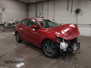 2019 Toyota Yaris L z VIN 3MYDLBYV2KY509893, wystawiony jako IAAI lot #41816299 z przebiegiem 71 102 mil mil oraz . Historia ofert i sprzedaży dostępna na DreamBid. Obrazek 1.