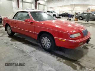 1995 Chrysler LeBaron z VIN 1C3EU4532SF539115, wystawiony jako Copart lot #85013184 z przebiegiem 109 165 mil mil oraz Szkody całkowita. Historia ofert i sprzedaży dostępna na DreamBid. Obrazek 4.