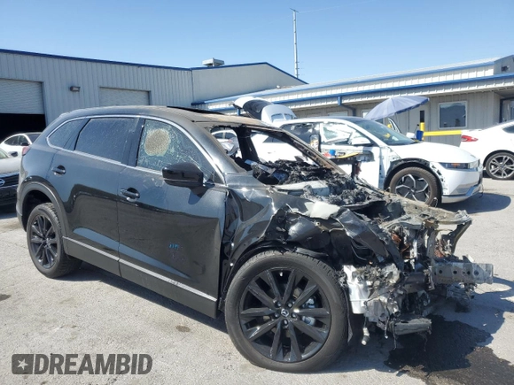 2023 Mazda CX-9 Touring Plus z VIN JM3TCBAY8P0643847, wystawiony jako Copart lot #52572985 z przebiegiem Nie podano mil oraz Nie do naprawy • Non repairable. Historia ofert i sprzedaży dostępna na DreamBid. Obrazek 4.