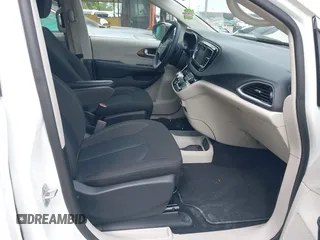 2023 Chrysler Voyager LX z VIN 2C4RC1CG1PR516123, wystawiony jako IAAI lot #42346775 z przebiegiem 41 235 mil mil oraz . Historia ofert i sprzedaży dostępna na DreamBid. Obrazek 5.