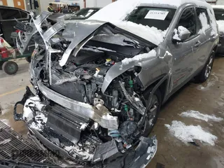 2016 Jeep Cherokee Latitude with VIN 1C4PJMCS6GW321256, listed as a IAAI auction lot 41314789 with 127,951 mi miles. Bid and sale history available at carsss.com. Image 6.