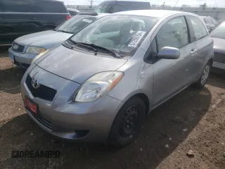 2007 Toyota Yaris z VIN JTDJT923775131768, wystawiony jako Copart lot #57209704 z przebiegiem Nie podano mil oraz Nie do naprawy • Non repairable. Historia ofert i sprzedaży dostępna na DreamBid. Obrazek 1.