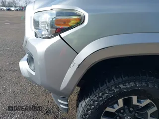 2016 Toyota Tacoma SR with VIN 3TMCZ5AN9GM001620, listed as a IAAI auction lot 41902924 with 117,462 mi miles. Bid and sale history available at carsss.com. Image 20.