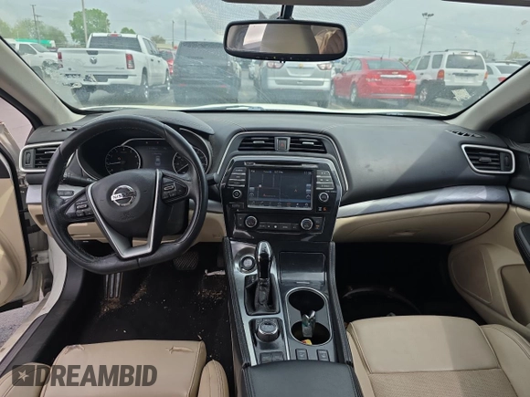 2018 Nissan Maxima SL z VIN 1N4AA6AP2JC371232, wystawiony jako Copart lot #54703405 z przebiegiem 142 447 mil mil oraz Czysty tytuł • Clean title. Historia ofert i sprzedaży dostępna na DreamBid. Obrazek 9.