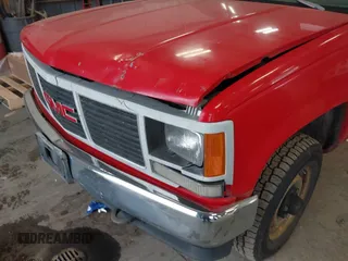 1993 GMC Sierra 1500 z VIN 1GTEK14H0PE542993, wystawiony jako IAAI lot #41833743 z przebiegiem 225 085 mil mil oraz . Historia ofert i sprzedaży dostępna na DreamBid. Obrazek 17.