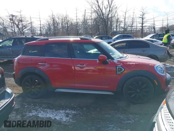 2019 MINI Countryman Cooper S with VIN WMZYT5C57K3E69637, listed as a IAAI auction lot 41379982 with 100,891 mi miles. Bid and sale history available at carsss.com. Image 13.