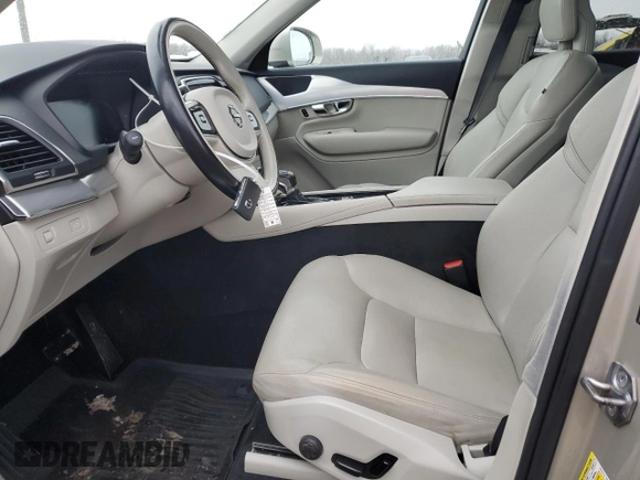 2016 Volvo XC90 Momentum with VIN YV4102XK5G1056816, listed as a Copart auction lot 81253474 with 188,095 mi miles and Clean Title. Bid and sale history available at carsss.com. Image 7.