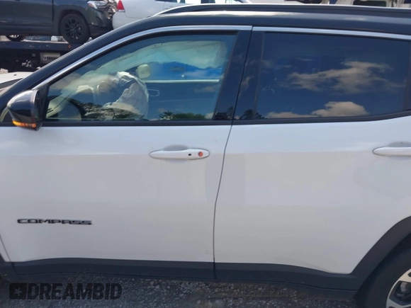 2024 Jeep Compass Limited z VIN 3C4NJDCN6RT610177, wystawiony jako IAAI lot #42498623 z przebiegiem 36 259 mil mil oraz . Historia ofert i sprzedaży dostępna na DreamBid. Obrazek 14.
