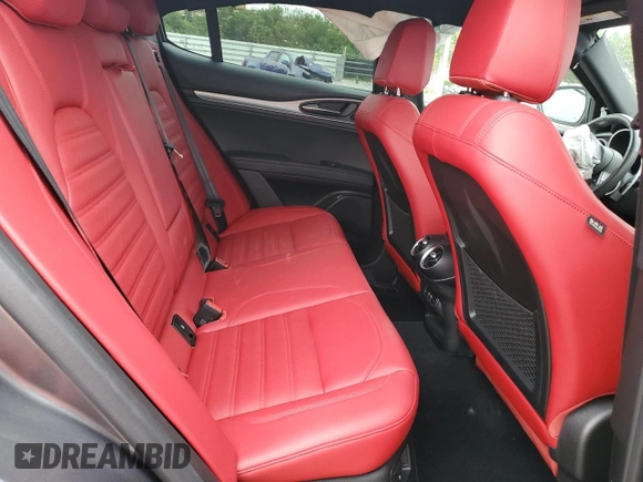 2024 Alfa Romeo Stelvio Veloce z VIN ZASPAKBN1R7D74757, wystawiony jako Copart lot #81093484 z przebiegiem 13 847 mil mil oraz Nie do naprawy • Non repairable. Historia ofert i sprzedaży dostępna na DreamBid. Obrazek 11.
