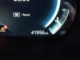 2024 Genesis GV80 z VIN KMUHBDSB9RU150422, wystawiony jako IAAI lot #41527174 z przebiegiem 41 956 mil mil oraz . Historia ofert i sprzedaży dostępna na DreamBid. Obrazek 15.