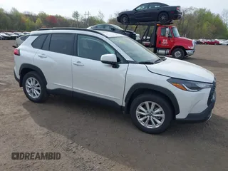 2024 Toyota Corolla Cross LE с VIN 7MUBAABG2RV114524, выставлен на аукционе IAAI как лот 42117794 с пробегом 2 781 миль миль и . История ставок и продаж доступна на DreamBid. Изображение 1.