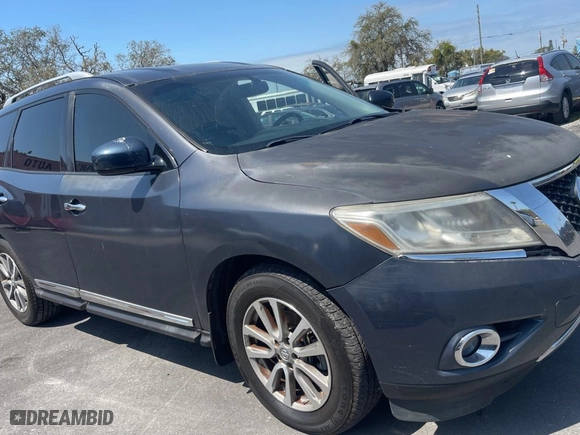 2016 Nissan Pathfinder S with VIN 5N1AR2MN8GC612463, listed as a Copart auction lot 50249745 with 104396 miles and Clean Title. Bid and sale history available at carsss.com. Image 1.