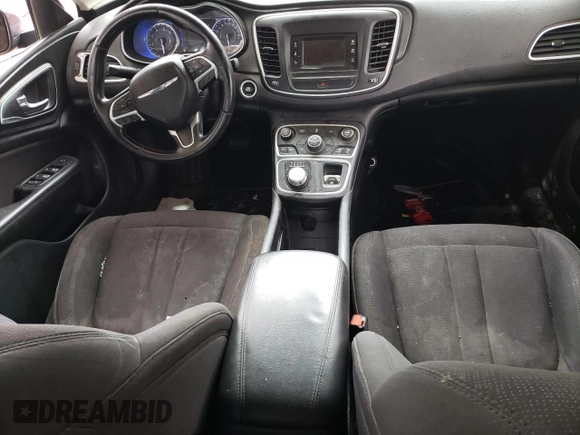 2015 Chrysler 200 Limited z VIN 1C3CCCAB4FN533300, wystawiony jako Copart lot #72953384 z przebiegiem Nie podano mil oraz Szkoda całkowita • Salvage title. Historia ofert i sprzedaży dostępna na DreamBid. Obrazek 8.