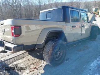 2020 Jeep Gladiator Overland with VIN 1C6HJTFG4LL169647, listed as a IAAI auction lot 41339933 with 85,246 mi miles and . Bid and sale history available at DreamBid. Image 4.