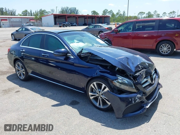 2017 Mercedes-Benz C 300 z VIN 55SWF4JB0HU219942, wystawiony jako IAAI lot #42227791 z przebiegiem 42 498 mil mil oraz . Historia ofert i sprzedaży dostępna na DreamBid. Obrazek 1.