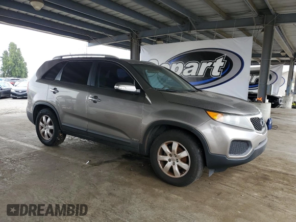 2013 Kia Sorento LX with VIN 5XYKTDA23DG310778, listed as a Copart auction lot 61196035 with 211,842 mi miles and Clean title. Bid and sale history available at DreamBid. Image 4.