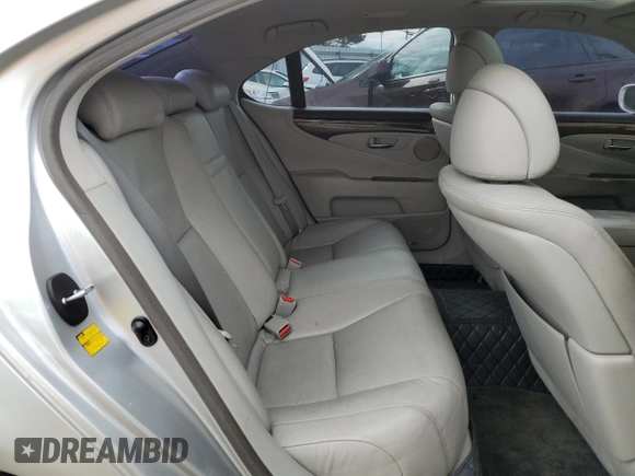 2010 Lexus LS 460 z VIN JTHCL5EFXA5005742, wystawiony jako Copart lot #43464855 z przebiegiem 225 906 mil mil oraz Czysty tytuł • Clean title. Historia ofert i sprzedaży dostępna na DreamBid. Obrazek 10.