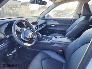 2024 Toyota Grand Highlander XLE with VIN 5TDAAAB52RS009597, listed as a Copart auction lot 53631745 with 12,247 mi miles and Salvage Title. Bid and sale history available at carsss.com. Image 7.