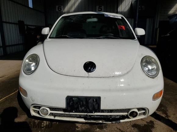2000 Volkswagen Beetle GLS с VIN 3VWCD21C5YM472500, выставлен на аукционе Copart как лот 69537124 с пробегом 112 681 миль миль и Чистый • Clean title. История ставок и продаж доступна на DreamBid. Изображение 5.