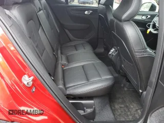 2023 Volvo XC40 Plus Dark Theme с VIN YV4L12UW5P2071775, выставлен на аукционе Copart как лот 51894235 с пробегом 18 883 миль миль и Списание • Salvage title. История ставок и продаж доступна на DreamBid. Изображение 10.