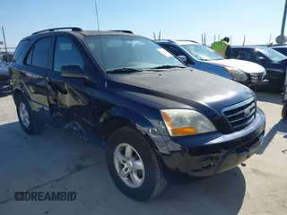 2008 Kia Sorento LX with VIN KNDJD735885818857, listed as a IAAI auction lot 41619133 with 97,571 mi miles and . Bid and sale history available at DreamBid. Image 1.