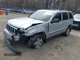 2007 Jeep Grand Cherokee Laredo with VIN 1J8HR48P77C570936, listed as a IAAI auction lot 41945531 with 200,821 mi miles. Bid and sale history available at carsss.com. Image 2.
