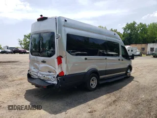 2022 Ford Transit with VIN 1FDRU8UG5NKA33889, listed as a Copart auction lot 55999664 with 23,149 mi miles and Salvage Title. Bid and sale history available at DreamBid. Image 3.