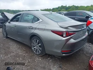 2021 Lexus ES 250 z VIN 58AD11D11MU002155, wystawiony jako IAAI lot #42186499 z przebiegiem 49 539 mil mil oraz . Historia ofert i sprzedaży dostępna na DreamBid. Obrazek 3.