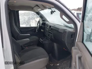 2018 Chevrolet Express Cargo Van with VIN 1GCWGAFG3J1907420, listed as a IAAI auction lot 41510854 with 91,112 mi miles. Bid and sale history available at carsss.com. Image 5.