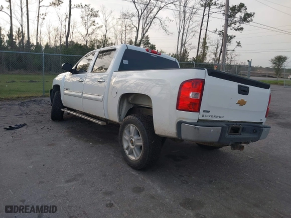 2012 Chevrolet Silverado 1500 LT with VIN 3GCPCSE07CG115883, listed as a IAAI auction lot 41722178 with 217,797 mi miles. Bid and sale history available at carsss.com. Image 3.