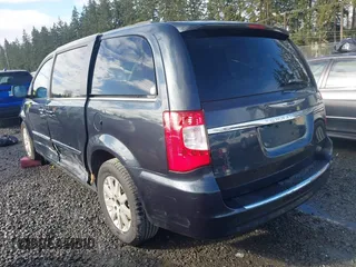 2013 Chrysler Town & Country Touring z VIN 2C4RC1BG9DR756341, wystawiony jako IAAI lot #41955275 z przebiegiem 155 463 mil mil oraz . Historia ofert i sprzedaży dostępna na DreamBid. Obrazek 3.