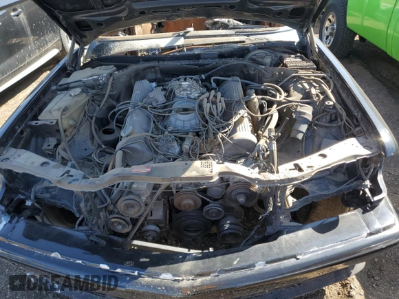 1984 Mercedes-Benz 500 z VIN WDBCA44A5EA079878, wystawiony jako Copart lot #49240915 z przebiegiem Nie podano mil oraz Nie do naprawy • Non repairable. Historia ofert i sprzedaży dostępna na DreamBid. Obrazek 11.
