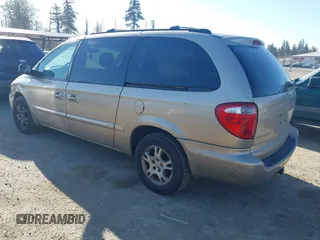2002 Dodge Grand Caravan with VIN 2B8GT54L82R541812, listed as a IAAI auction lot 42028066 with 207,472 mi miles and . Bid and sale history available at DreamBid. Image 3.
