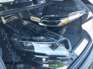 2025 Land Rover Range Rover Velar S с VIN SALYJ2EX1SA393398, выставлен на аукционе IAAI как лот 41149949 с пробегом 6 491 миль миль и . История ставок и продаж доступна на DreamBid. Изображение 12.