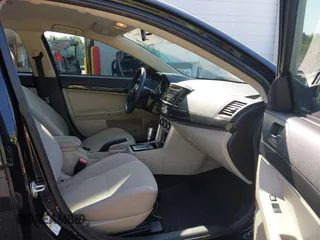 2016 Mitsubishi Lancer ES z VIN JA32U2FUXGU010572, wystawiony jako IAAI lot #42420691 z przebiegiem 71 602 mil mil oraz . Historia ofert i sprzedaży dostępna na DreamBid. Obrazek 5.
